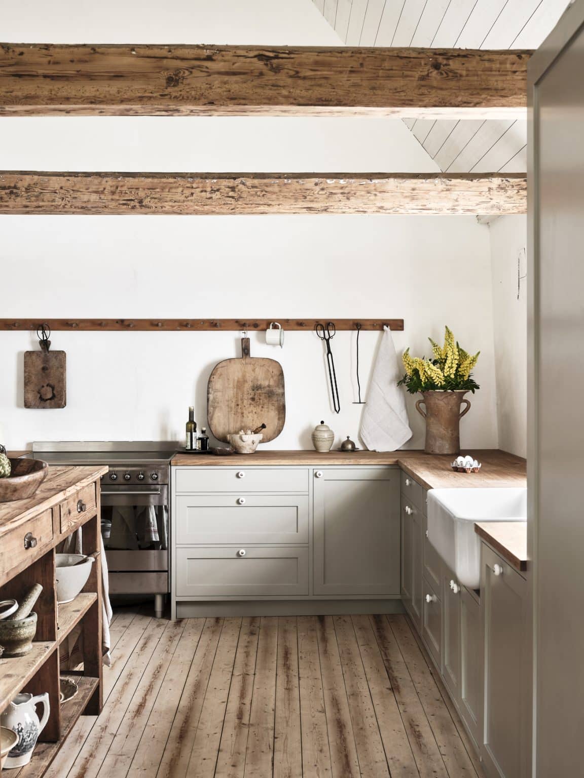 How To Coordinate Your Kitchen Flooring - A Design Guide