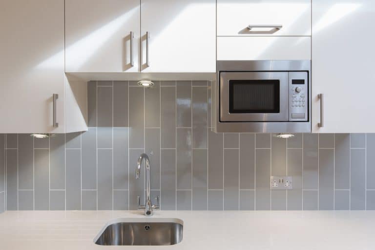 Where To Put The Microwave In A Kitchen - Design & Layout Tips