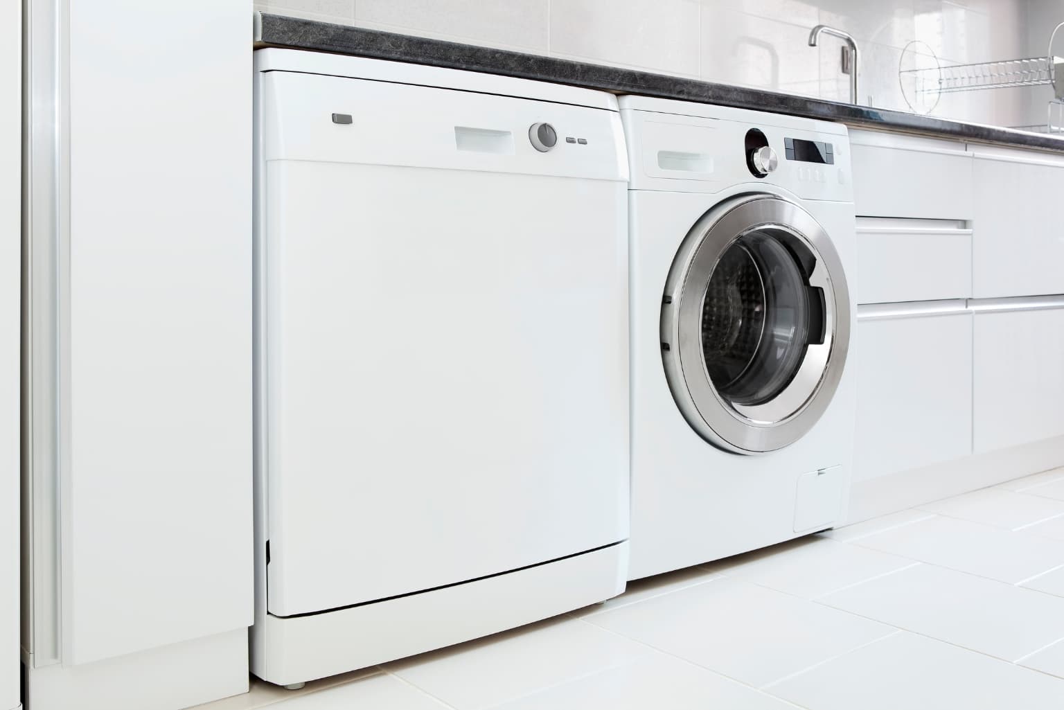 How To Hide A Washer & Dryer In A Kitchen - Info & Advice